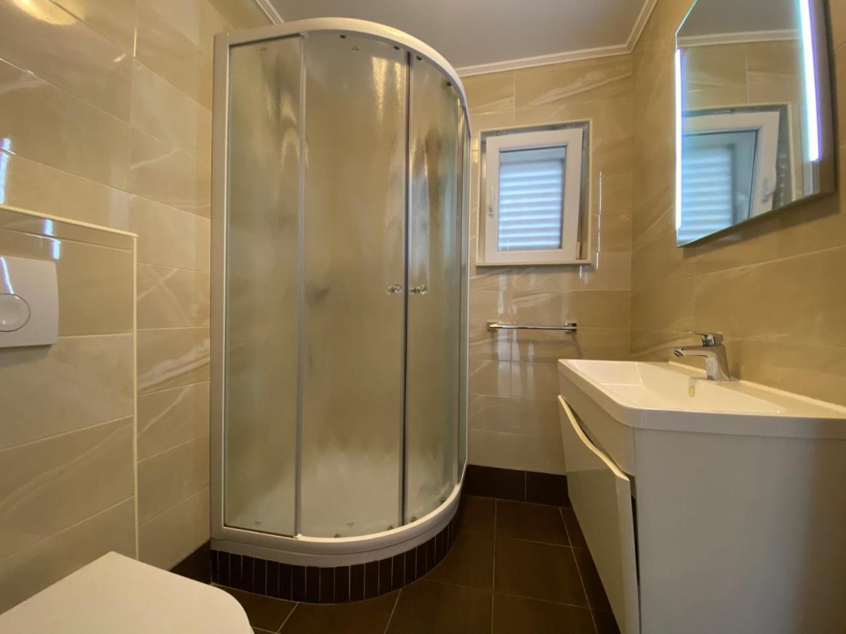 Emanuela 2 Apartment Новаля Екстериор снимка