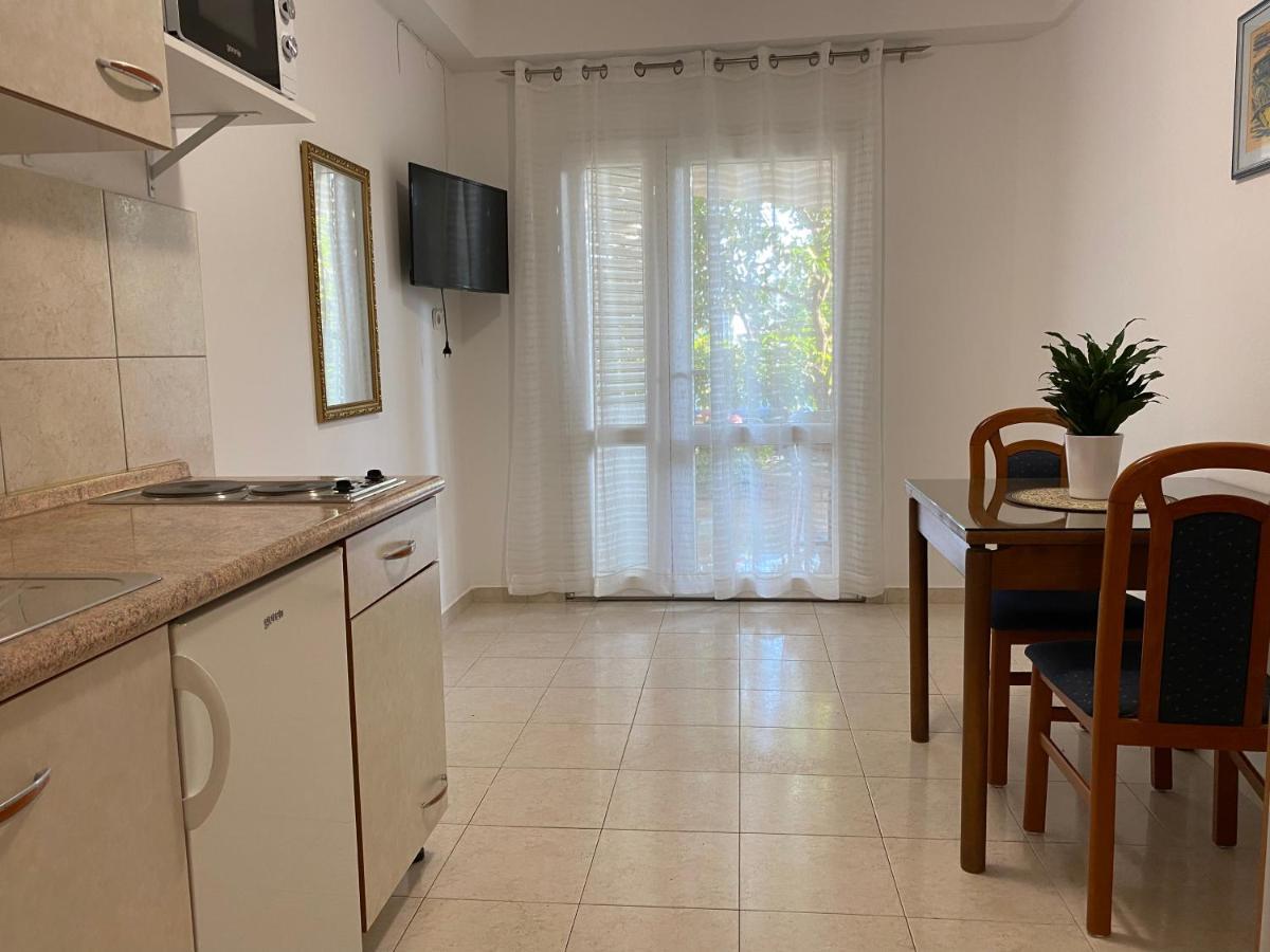 Emanuela 2 Apartment Новаля Екстериор снимка