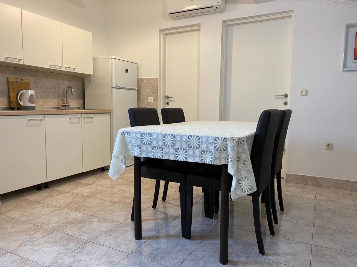 Emanuela 2 Apartment Новаля Екстериор снимка