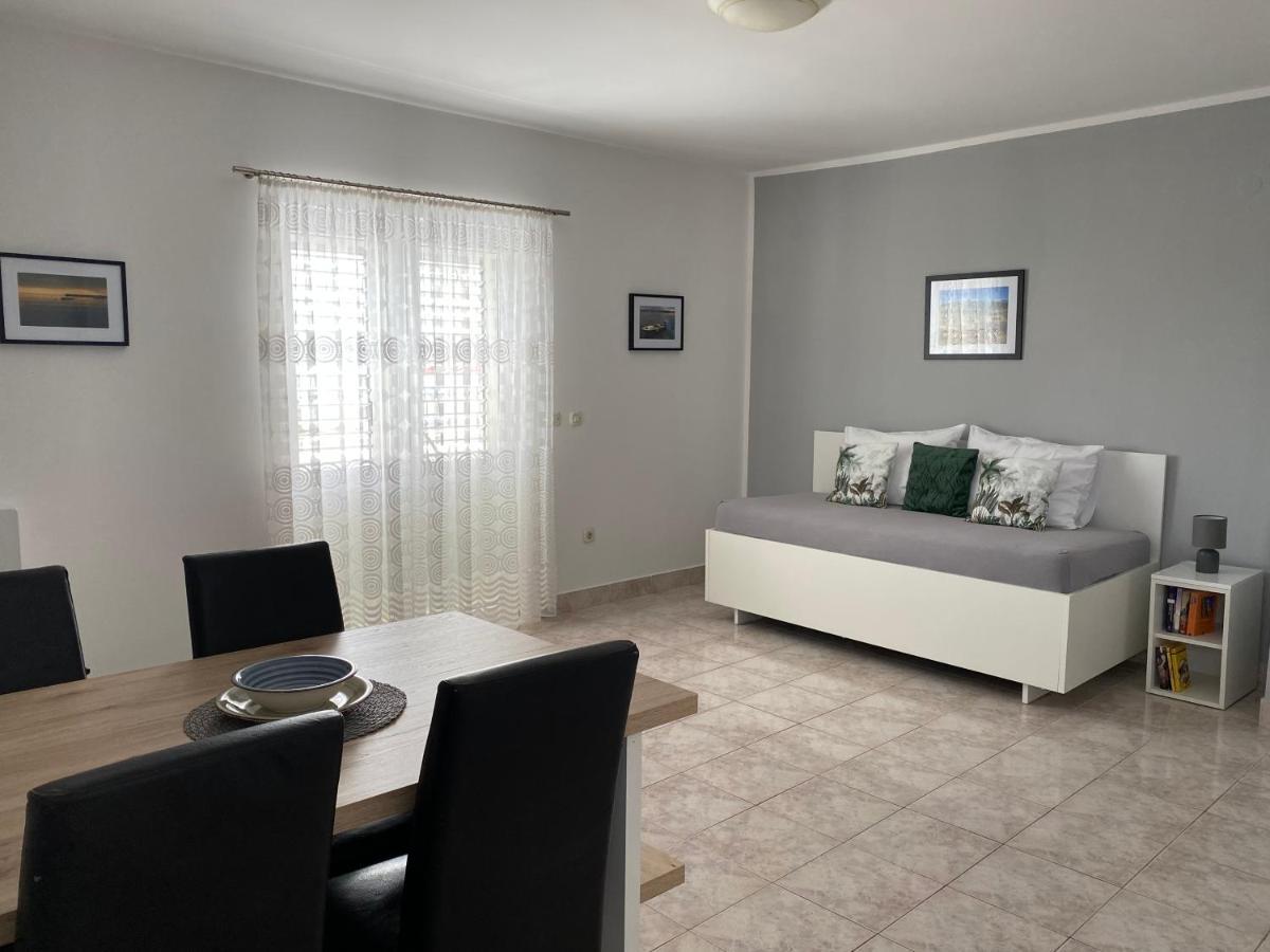 Emanuela 2 Apartment Новаля Екстериор снимка