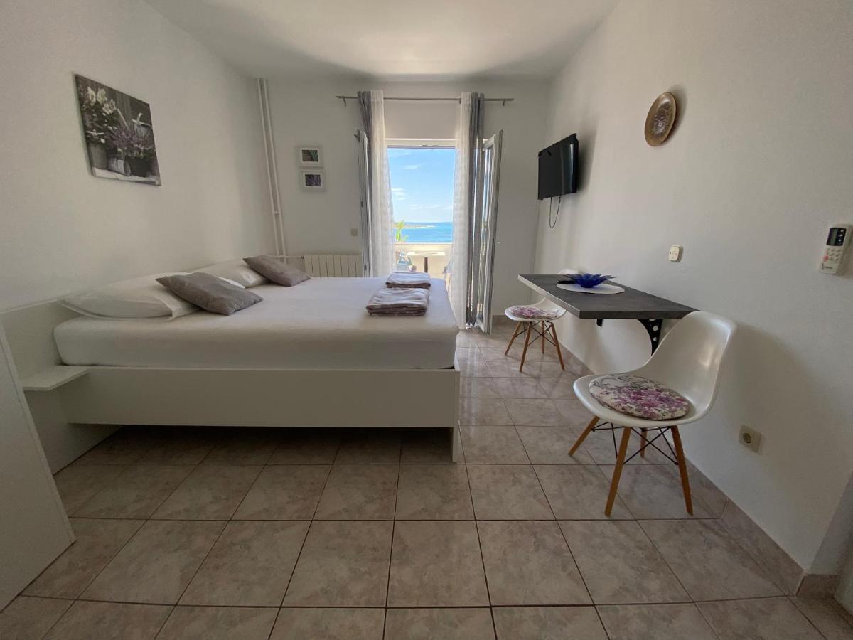 Emanuela 2 Apartment Новаля Екстериор снимка
