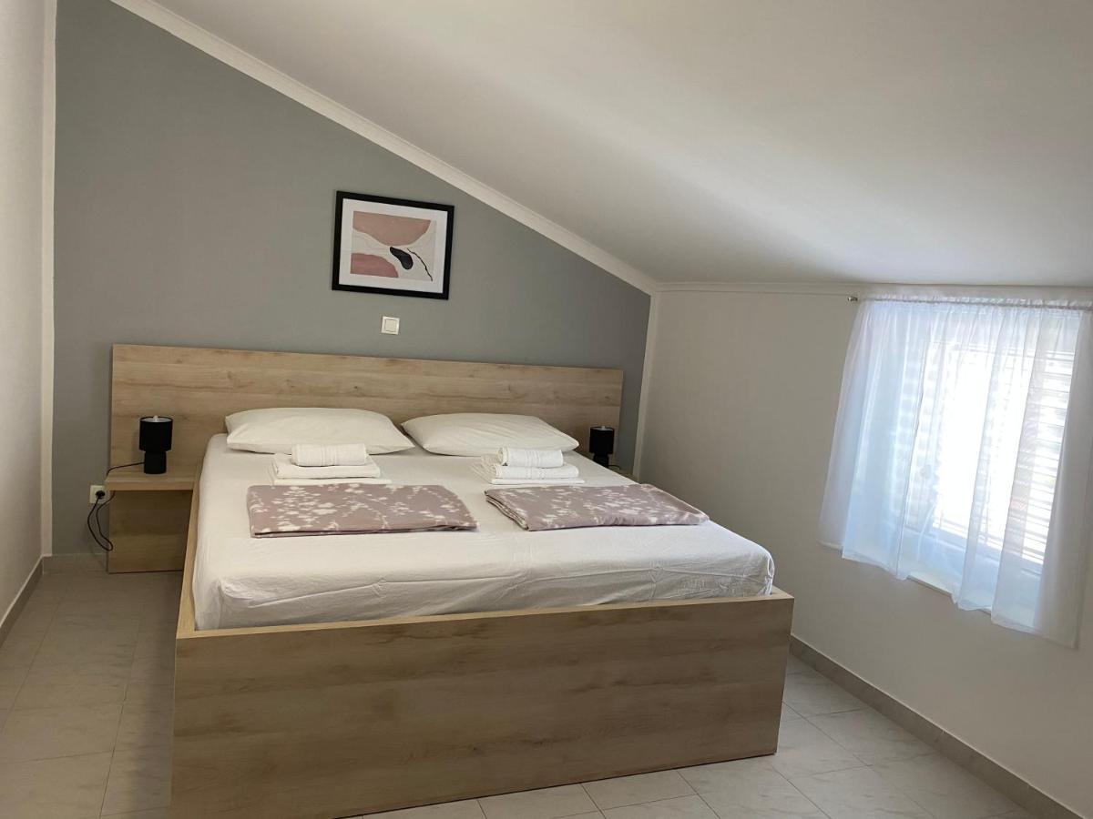 Emanuela 2 Apartment Новаля Екстериор снимка