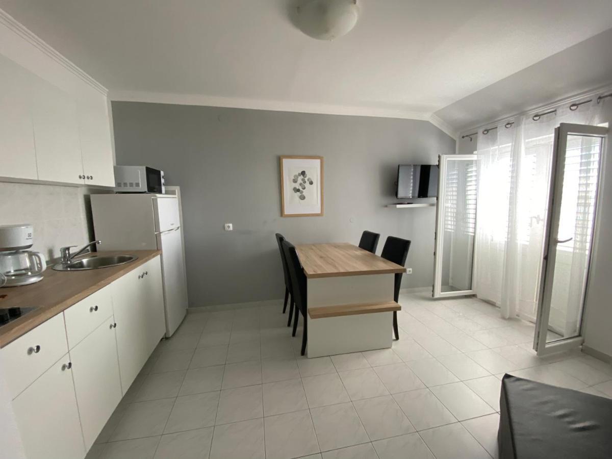 Emanuela 2 Apartment Новаля Екстериор снимка