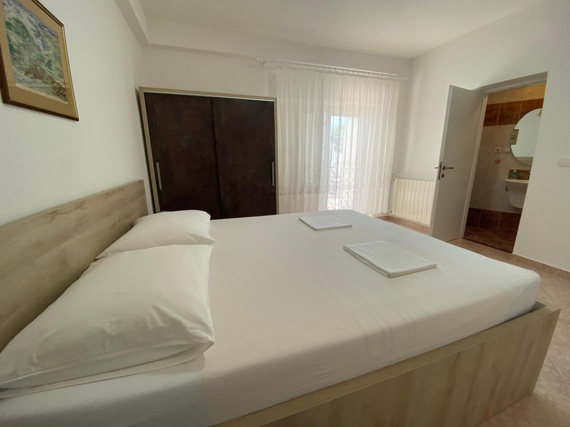 Emanuela 2 Apartment Новаля Екстериор снимка