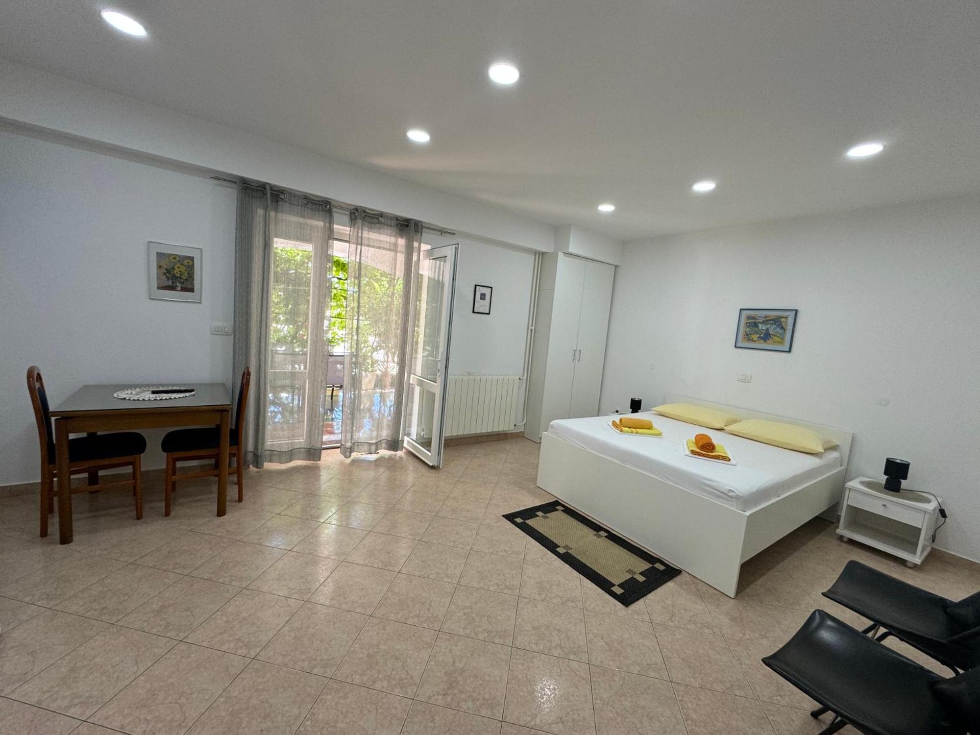 Emanuela 2 Apartment Новаля Екстериор снимка