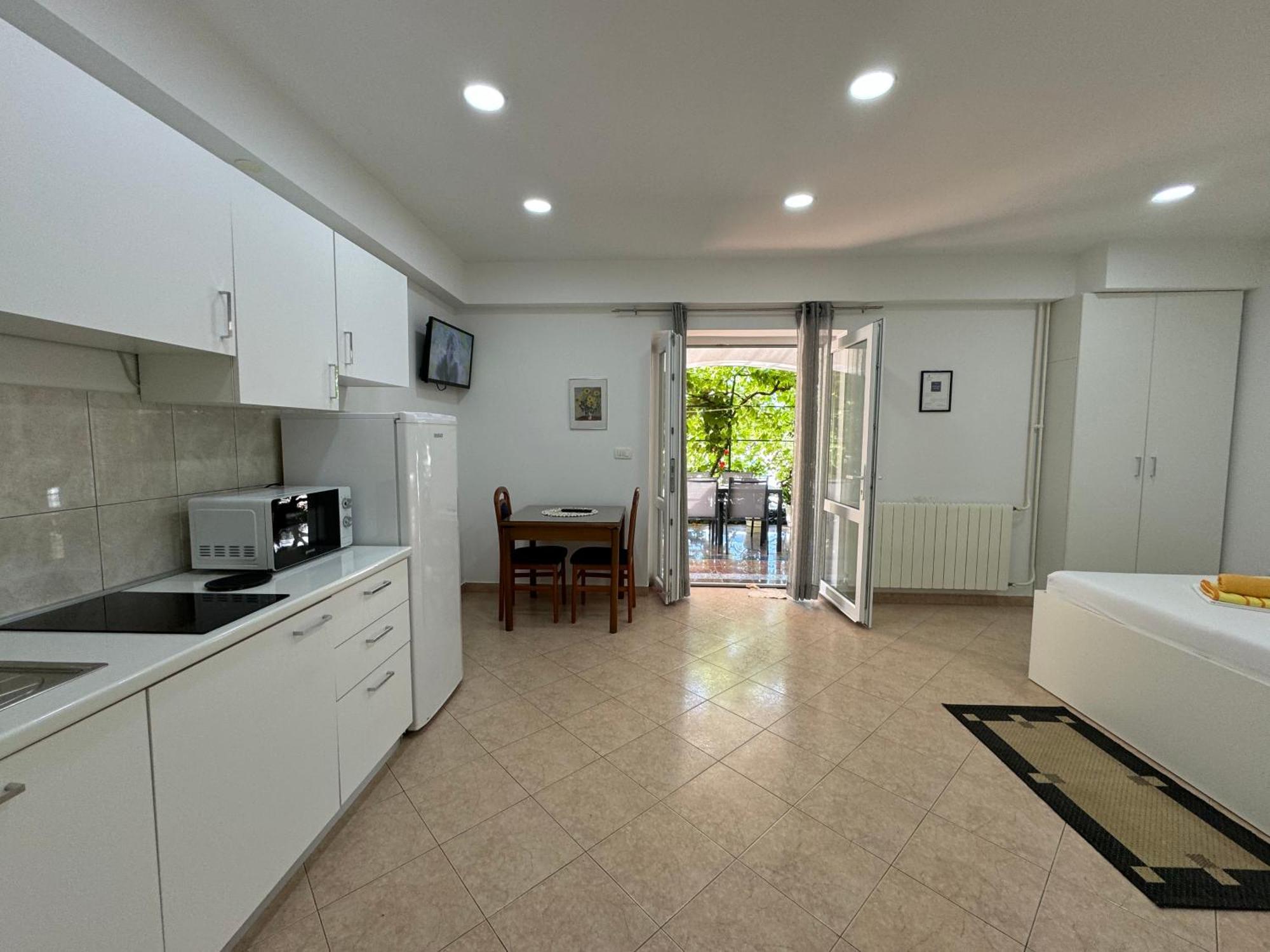 Emanuela 2 Apartment Новаля Екстериор снимка