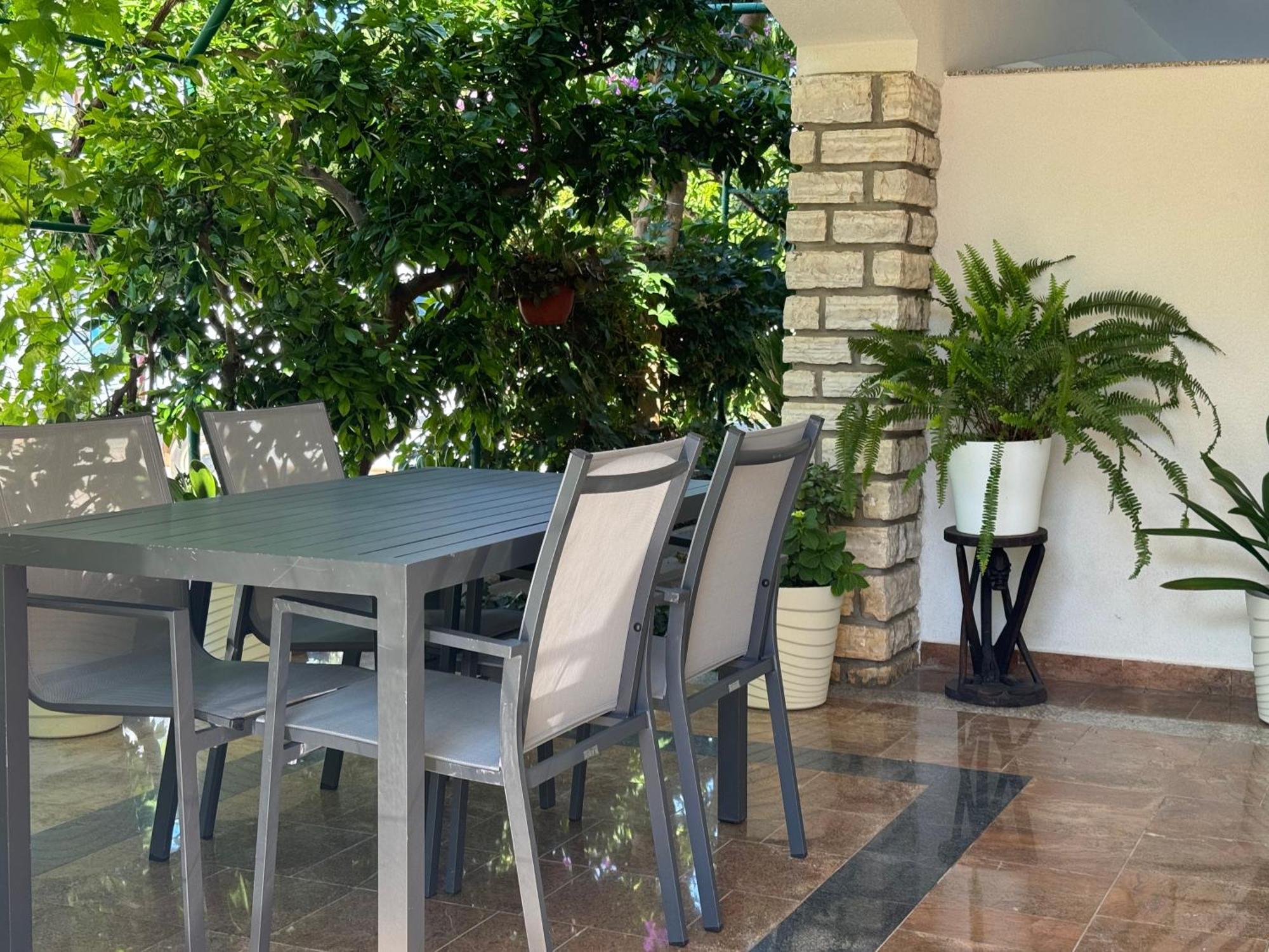 Emanuela 2 Apartment Новаля Екстериор снимка